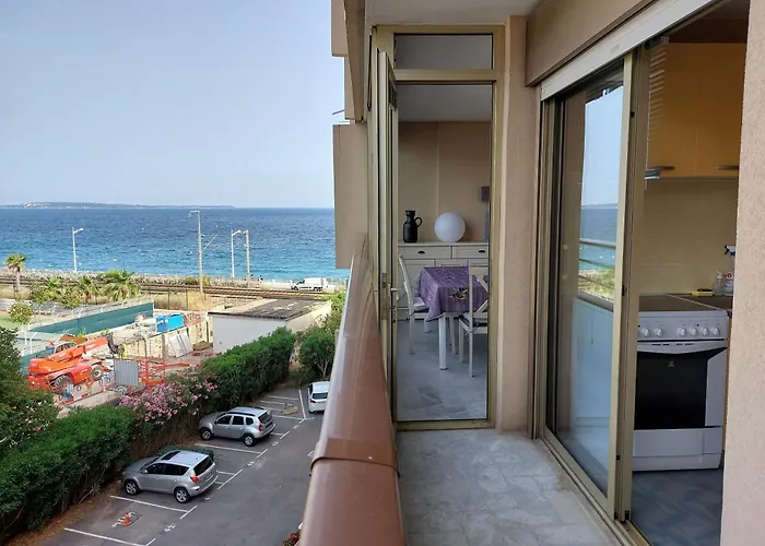 Bocca Baie T2 En Bord De Mer - Axelle Loc Appart