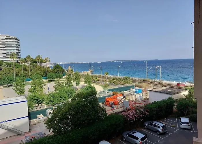 Bocca Baie T2 En Bord De Mer - Axelle Loc Appart